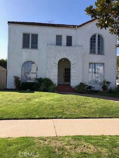 House For Sale in 1601, South Hayworth Avenue, Los Angeles, California