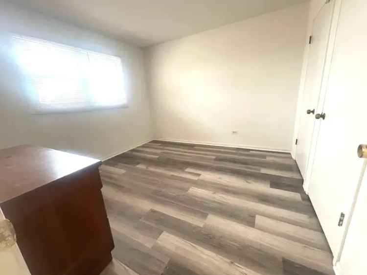 Rent Beautiful 1 Bedroom Apartment with New Flooring and Remodeled Bathroom