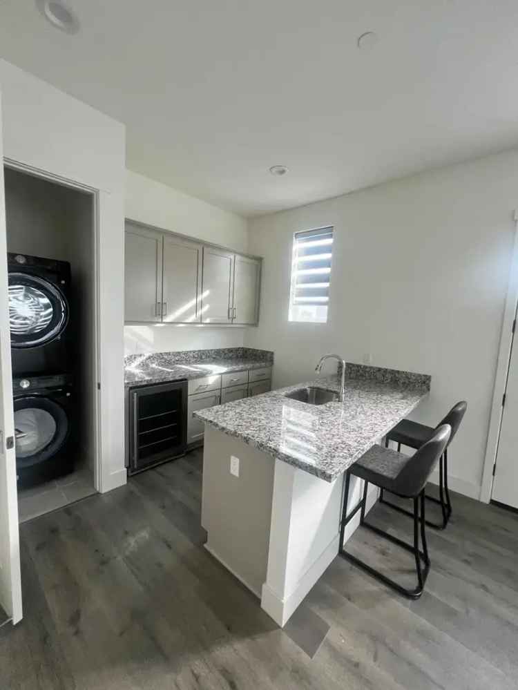 Rent Apartment in Lathrop CA with 1 Bedroom and Great Amenities