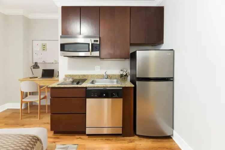 Rent Apartments in Gold Coast Featuring Hardwood Floors and Modern Amenities