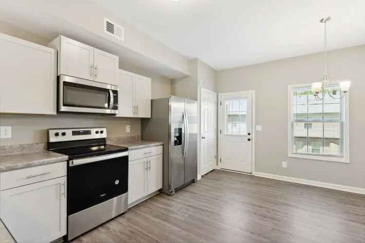 Rent Apartments at Parkview Place Near Key Amenities