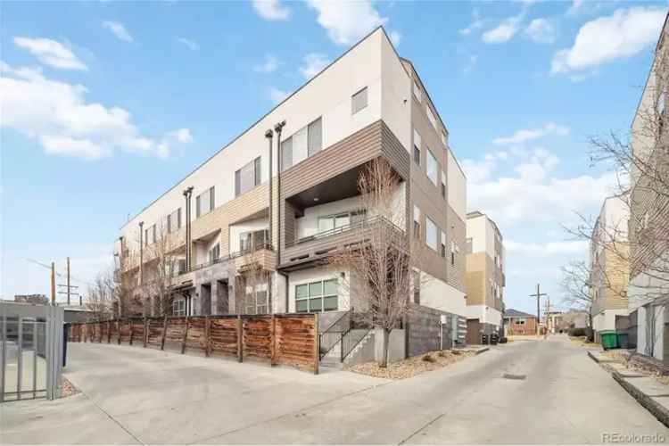 Buy townhouse in Jefferson Park with views and 2 car garage