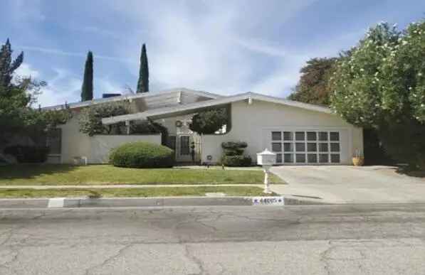 House For Sale in 44005, Fenner Avenue, Lancaster, California