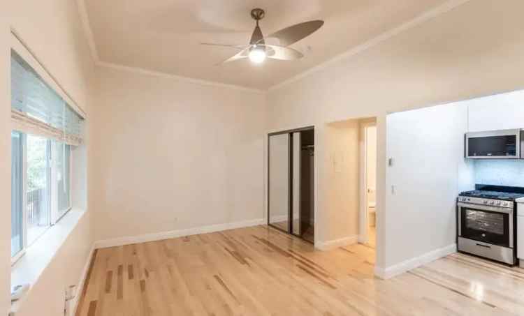 Rent Newly Remodeled Apartments Near Golden Gate Bridge with Pool