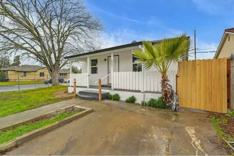 Duplex for rent in Sacramento with cozy bedrooms and modern upgrades