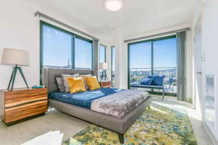 Rent Mid Rise Apartment Residences in Soma San Francisco with Modern Interiors