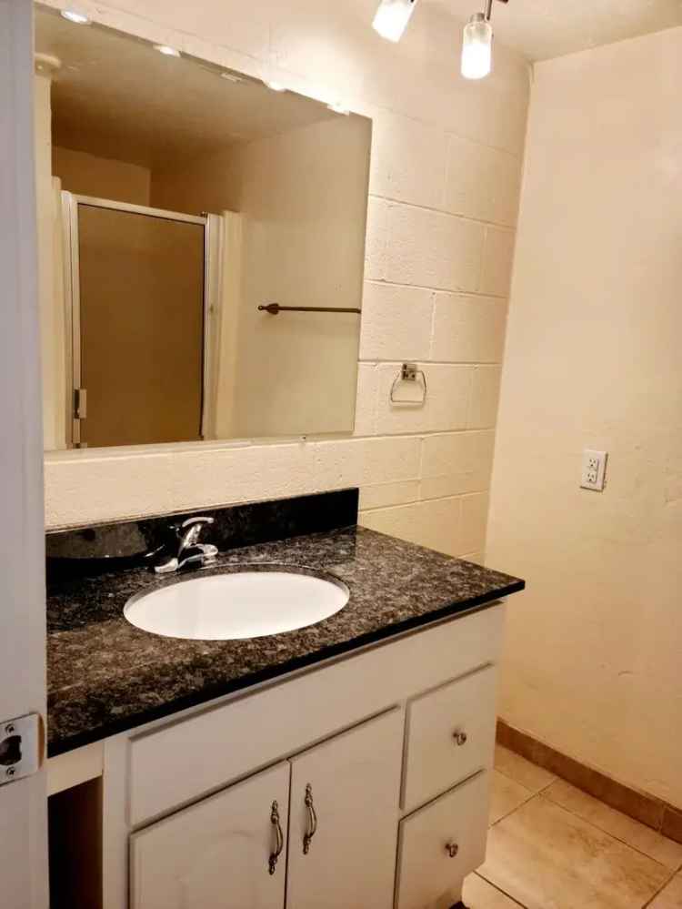 Rent 1 Bed 1 Bath Apartment in Tucson with Great Amenities