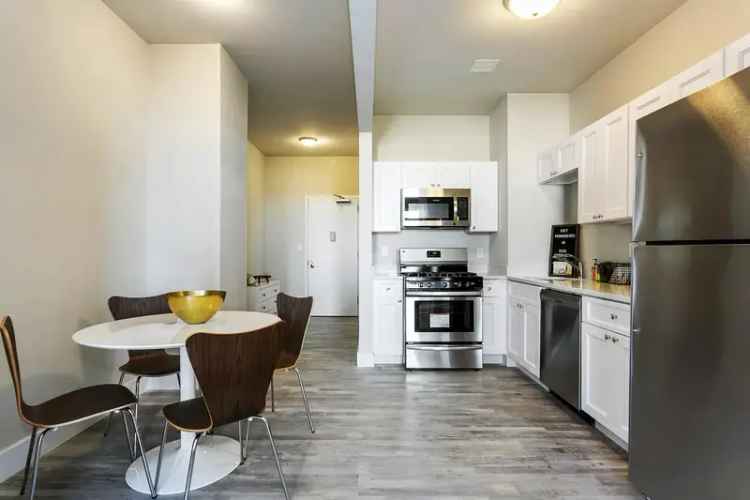 Rent Modern Apartments in Hudson Blue with Luxury Amenities