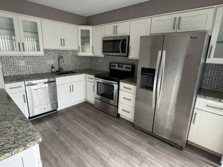 Rent Modern Condo in Meriden with 2 Bedrooms and Pool Access