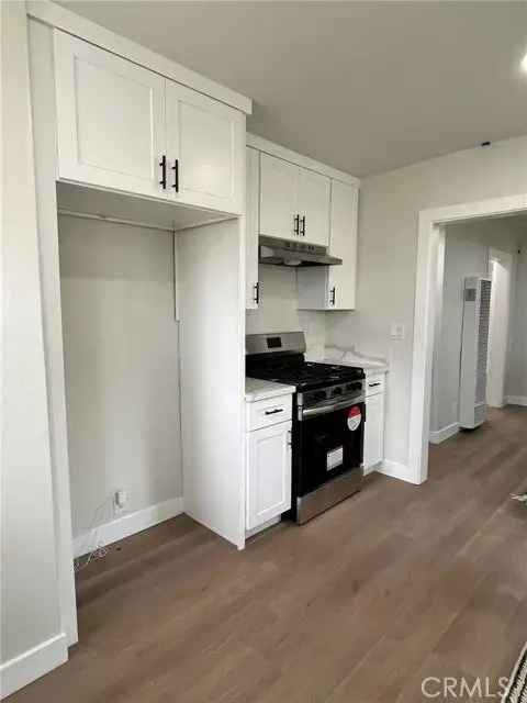 House For Sale in 832, West 108th Street, Los Angeles, California