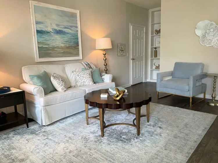 Rent Modern Apartments with Sparkling Pool in Lake Charles