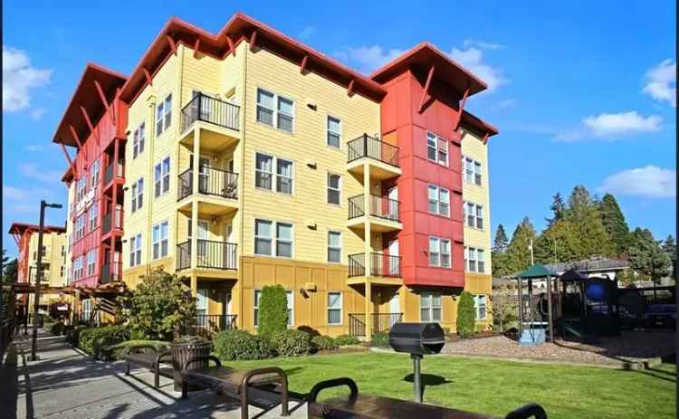 Rent Apartments at Viewpoint Apartment Homes in SeaTac WA with Modern Comfort