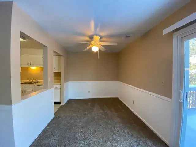 Rent Apartment Unit in Woodside of Grand Blanc with Golf Course Views