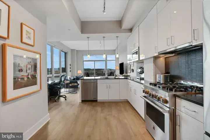 Rent Apartment Unit with Gourmet Kitchen and River Views