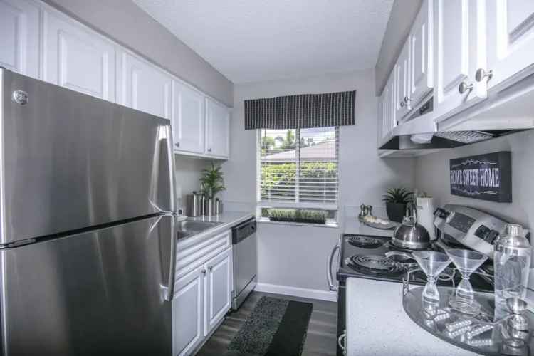 Rent Apartments at Gateway on 4th in North St. Petersburg