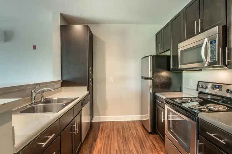 Rent Boutique Apartments in Nashville with Parkview and Modern Amenities