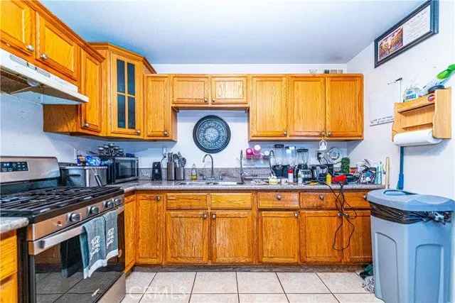 House For Sale in 517, West 97th Street, Los Angeles, California