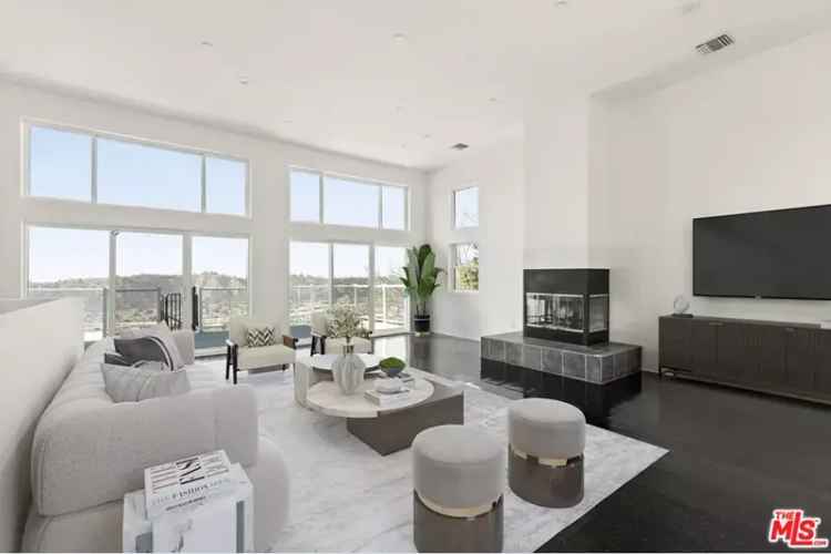 House For Sale in 948, West Avenue 37, Los Angeles, California