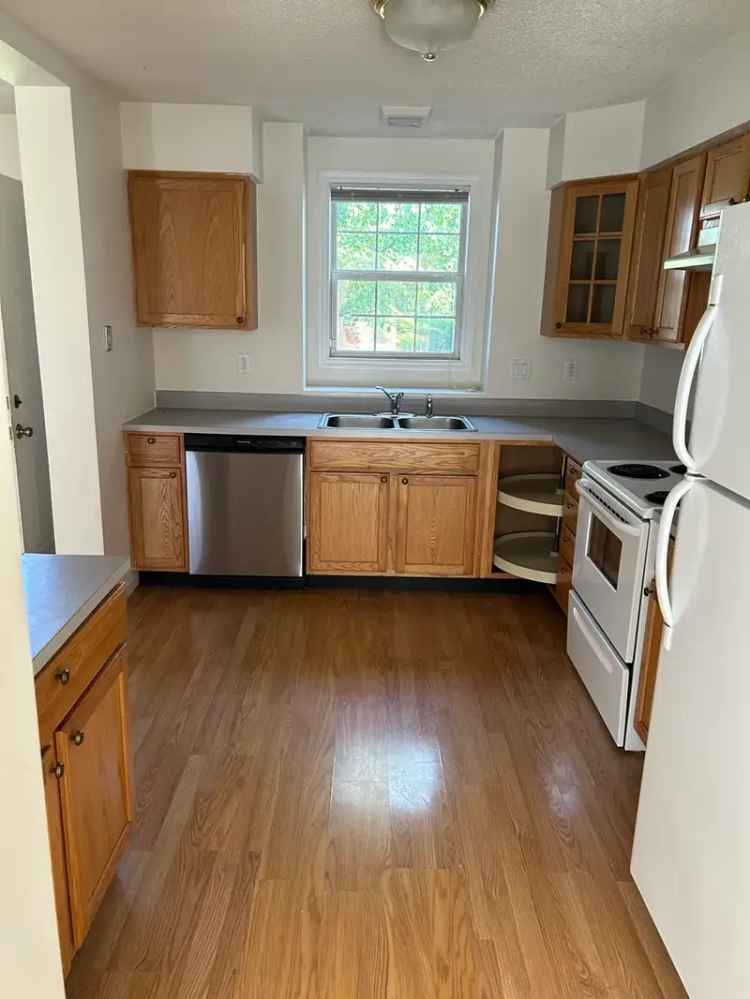 Rent 2 Bedroom Townhouse in Enola PA with Ample Space