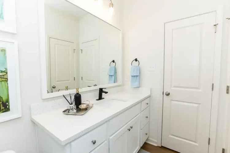 Rent Apartments in Sweetwater Point with Modern Features and Comfort