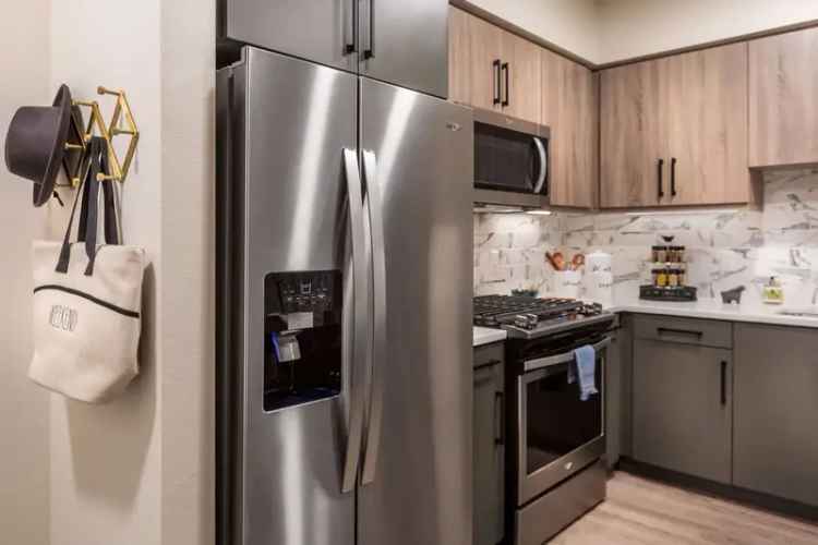 Rent Apartments in Orange CA with Modern Features and Great Location