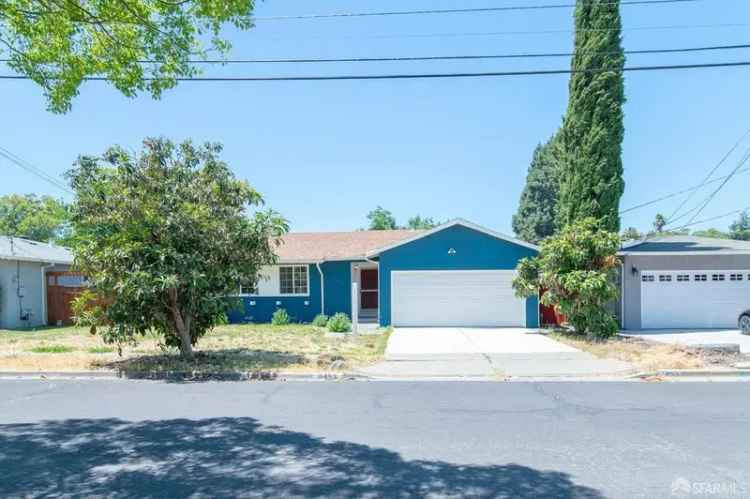 House For Sale in 3453, Thunderbird Drive, Concord, California