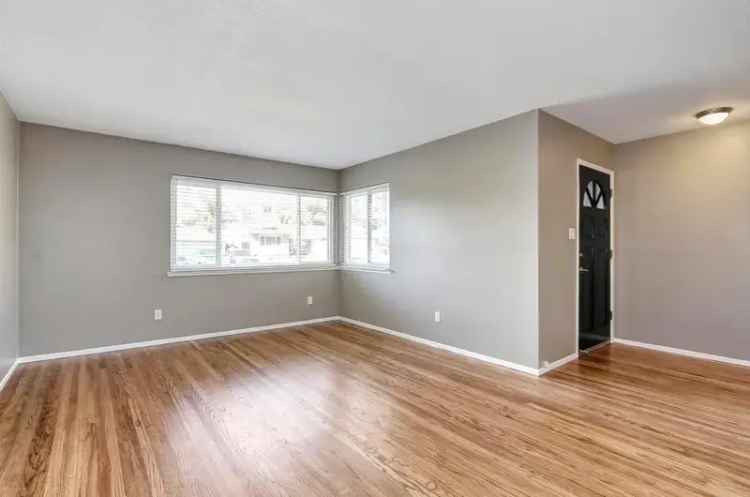 Rent Beautiful Home with 4 Bedrooms 2 Baths in College Greens Sacramento