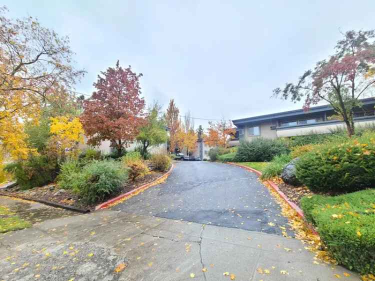 Rent Apartments Near Manito Park and Rockwood Bakery in Spokane