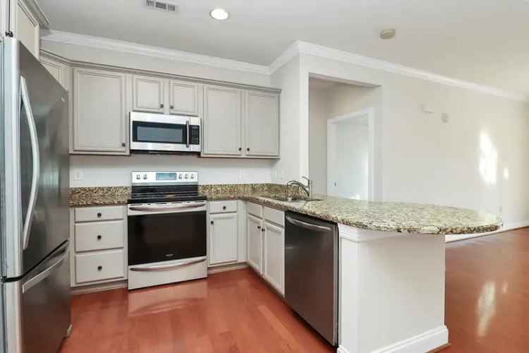 Rent Apartment Unit in Charlotte with Modern Features and Great Location