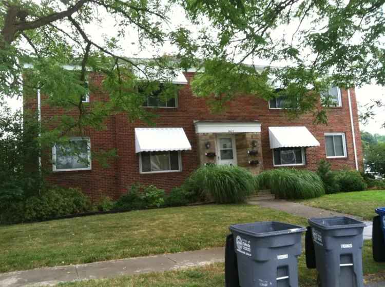 Rent First Floor Apartment with Two Bedrooms Near Toledo Medical College