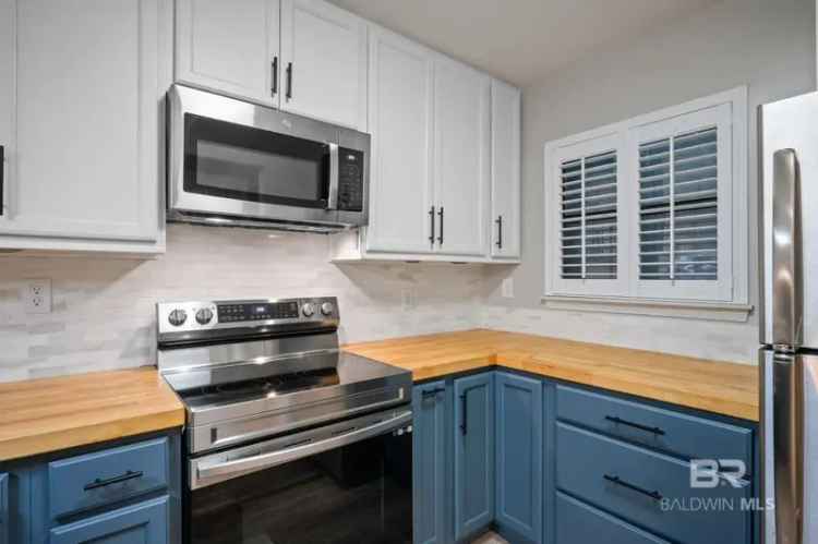 Updated townhouse for sale with 2 bedrooms in Daphne's Summer Oaks