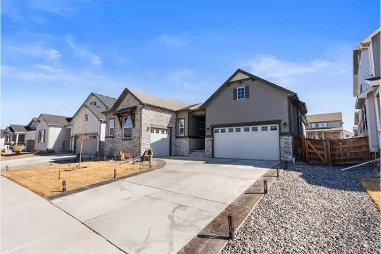 House For Sale in Commerce City, Colorado