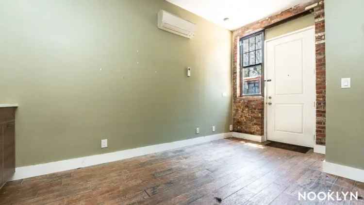 Rent Cute Apartment Unit in Putnam Village with Modern Amenities