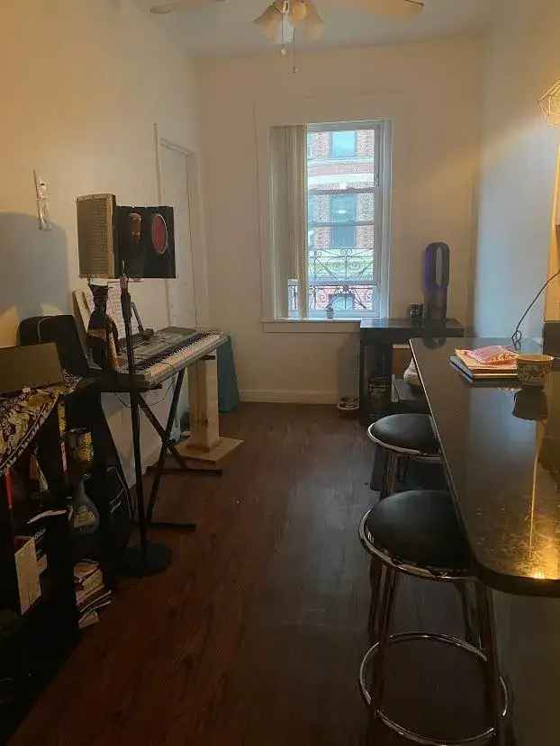 Rent Apartment Near Berklee and Northeastern in Fenway with Prime Location