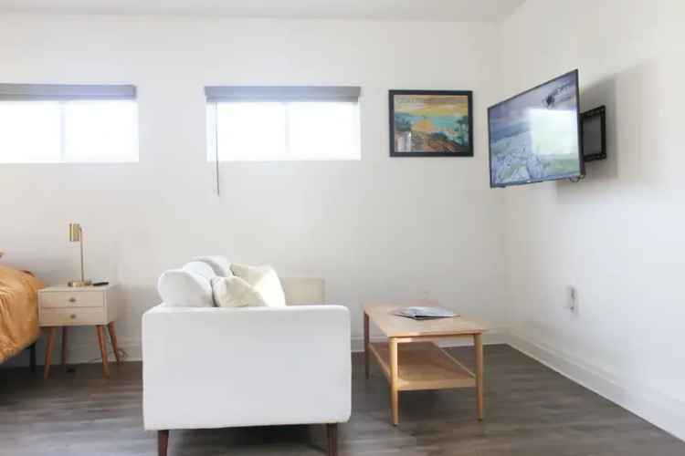 Rent Beautiful ADU in Peaceful Encino/Reseda Border with Private Patio