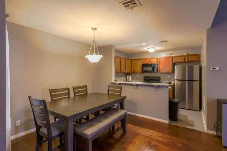 Rent Apartment Unit in Popular Lakes Community with Dual Suites