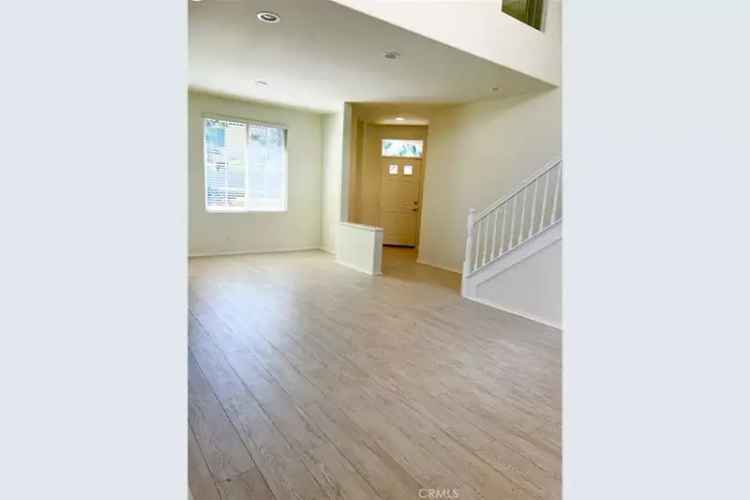 Buy Corner Unit House in Irvine with Spacious Yard and Modern Touches