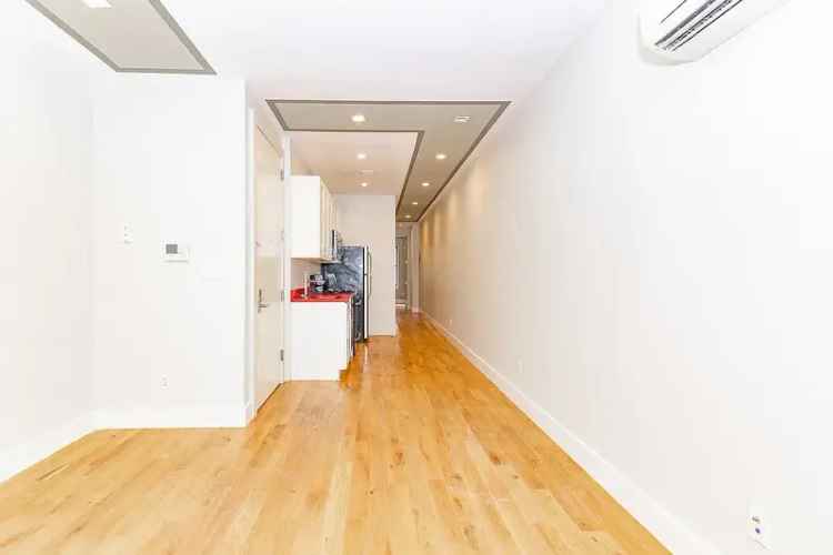 Rent Bushwick Apartment with Spacious Queen Bedrooms and Modern Kitchen