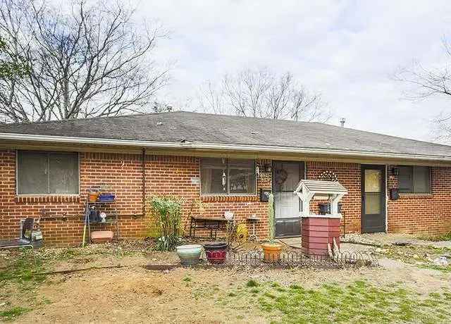 Investment Opportunity Duplex in Little Rock with Hardwood Floors