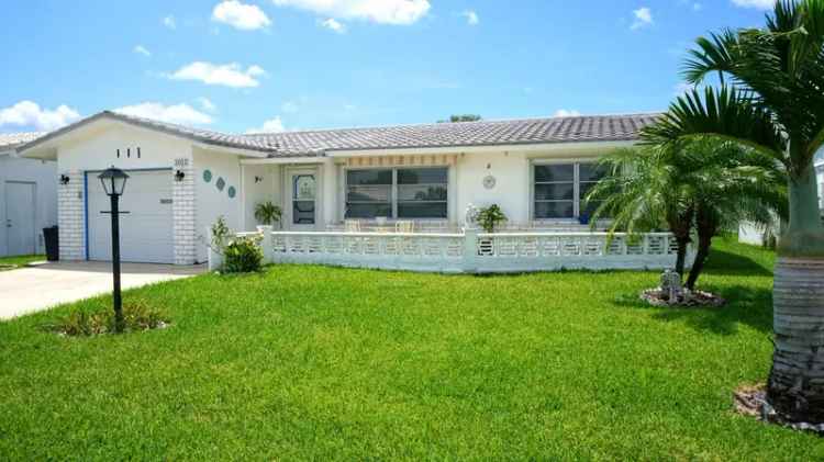 House For Sale in 2012, Southwest 16th Avenue, Boynton Beach, Florida