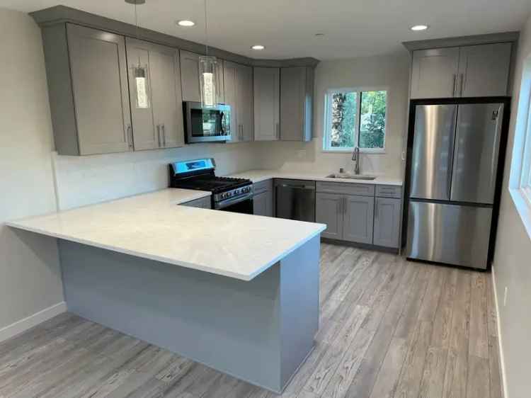 Modern Home for Rent in Cupertino with Excellent Features