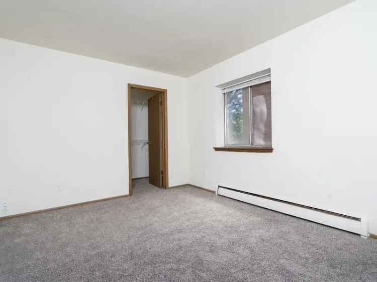 Rent Apartments Near UWM with Large Living Rooms and On-Site Laundry