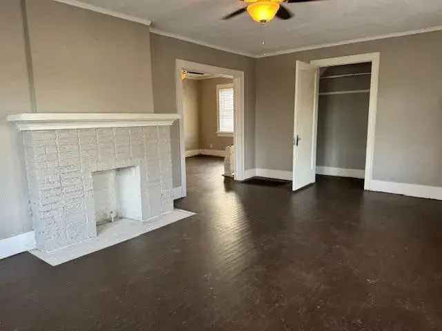 Rent 1 Bedroom Duplex Near Plaza District with Urban Living Features