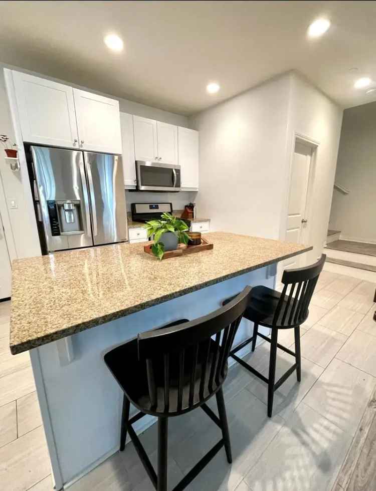 Townhouse for Rent in Otay Ranch with Furnished Luxury Features