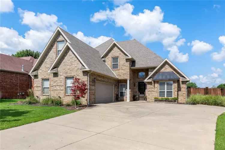 House For Sale in 2343, North Berkleigh Drive, Fayetteville, Arkansas