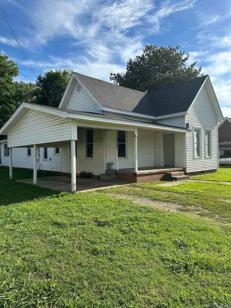 House For Sale in 601, West Taylor Street, Clarksville, Arkansas