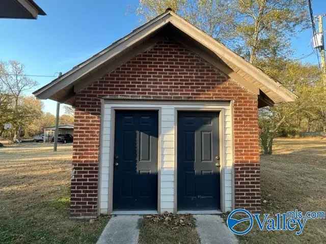 Rent Duplex in Hartselle with 2 Bedrooms and Convenient Location