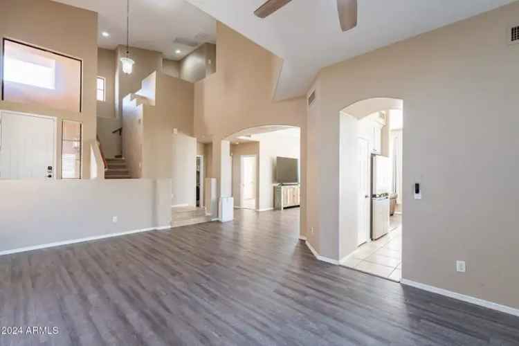 Buy upscale house in gated community with amenities in Arizona