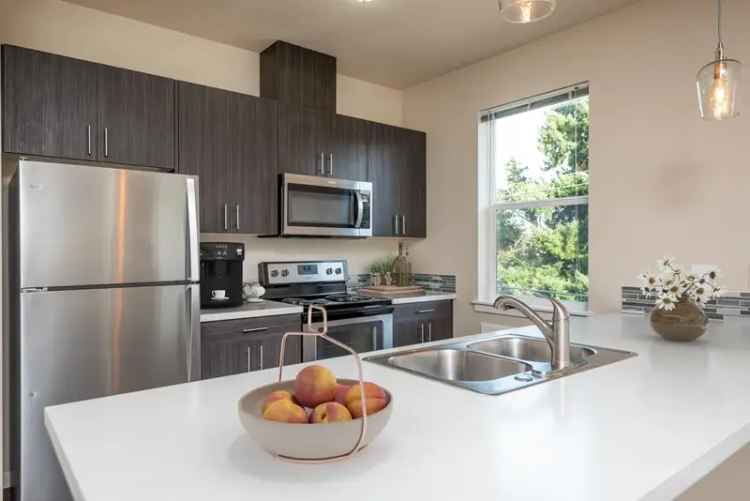 Rent Claxter Park Apartments in Salem with Modern Features