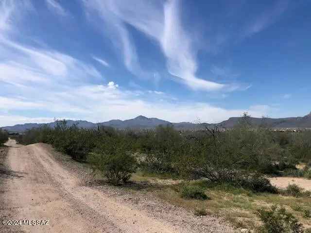 Beautifully Vegetated Land for Sale with Mountain Views in Marana